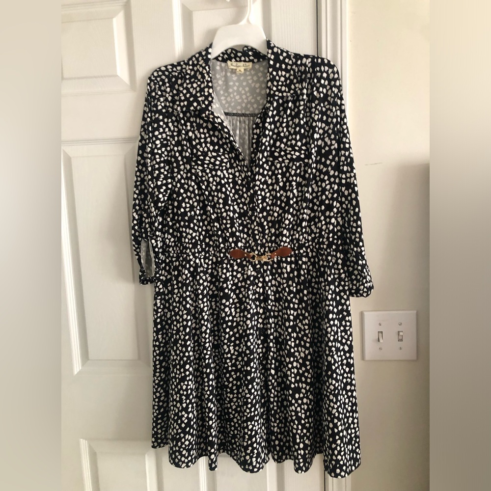 Size XL Black and white shirt dress
